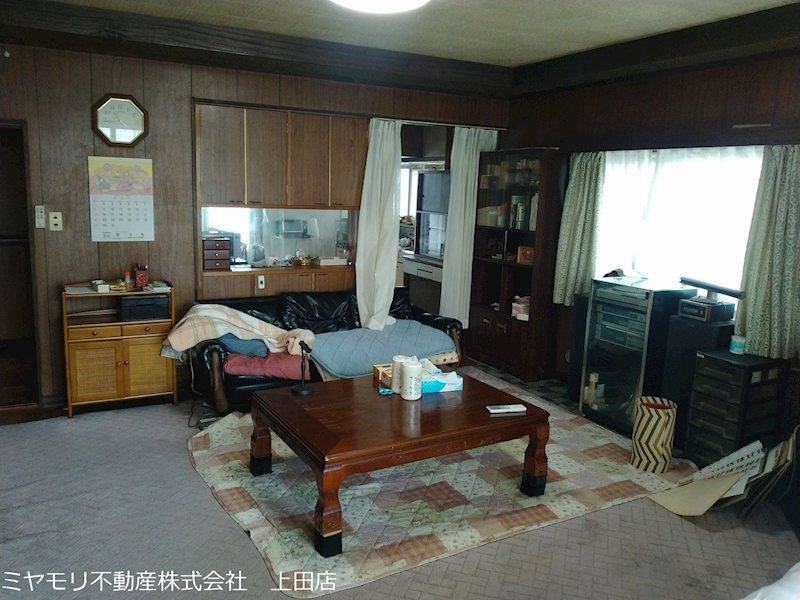 上田市上田原　中古戸建 内観写真（リビング）