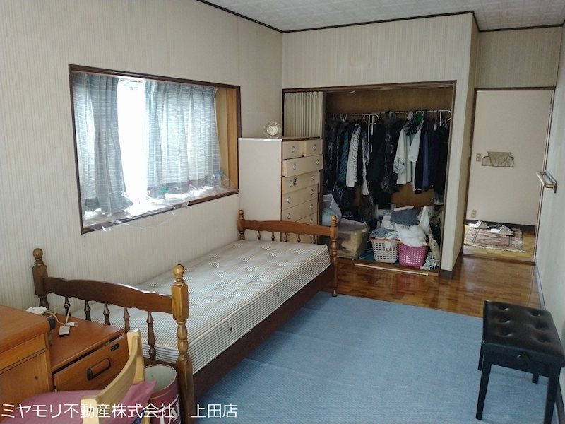 上田市上田原　中古戸建 内観写真（リビング以外の居室）