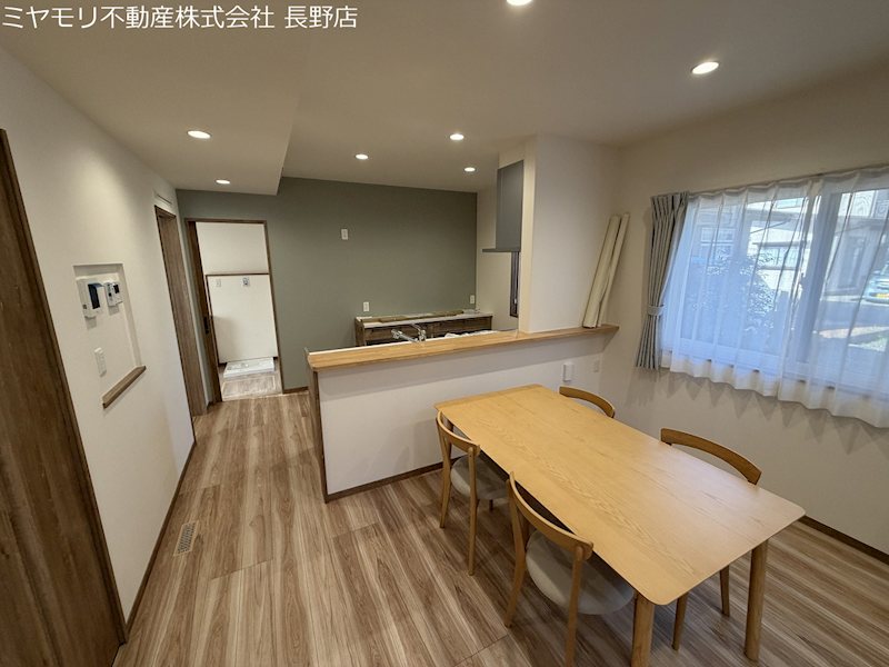 長野県長野市川中島町原 内観写真（リビング）