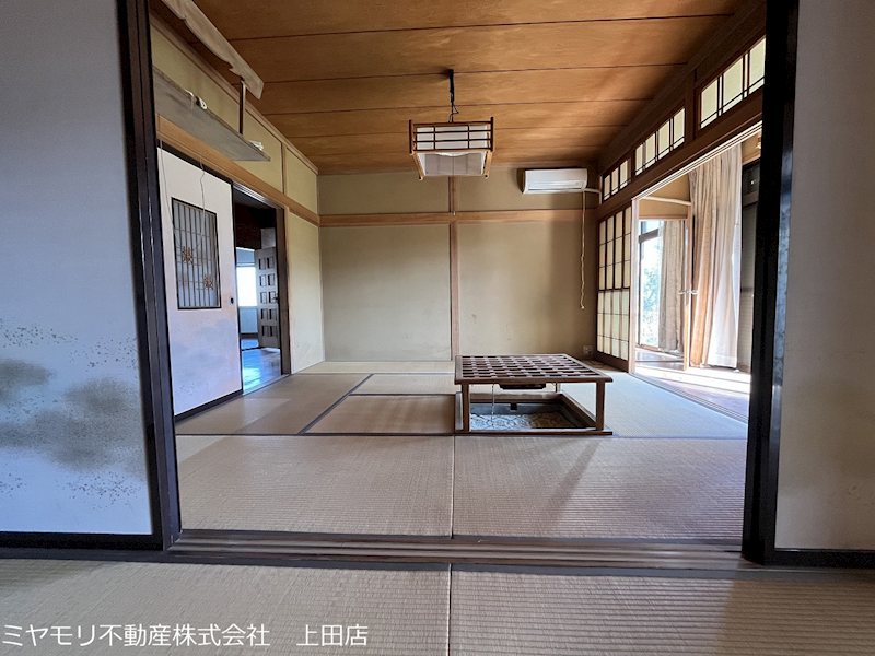 上田市緑が丘1丁目　中古戸建 内観写真（リビング）
