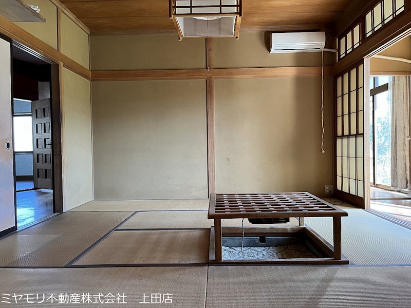 上田市緑が丘1丁目　中古戸建 内観写真（リビング）