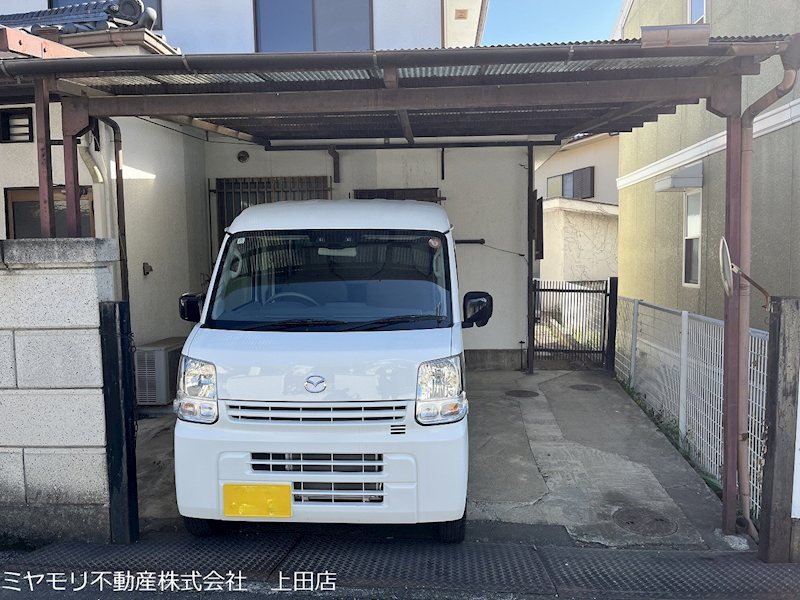 上田市緑が丘1丁目　中古戸建 現地写真（駐車場）