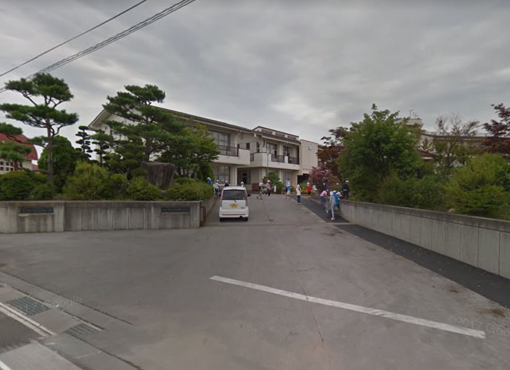佐久市塚原　中古戸建 小学校