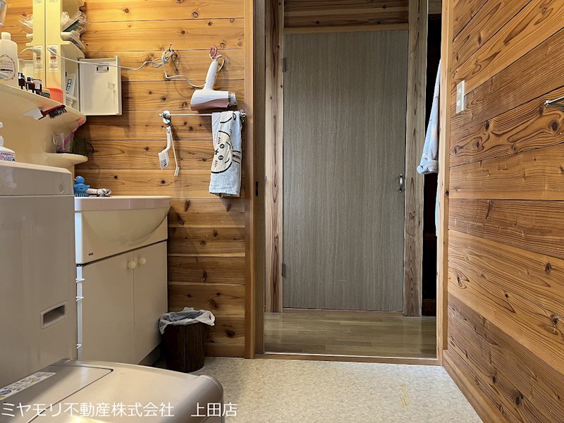青木村沓掛　中古戸建 内観写真（洗面台・洗面所）