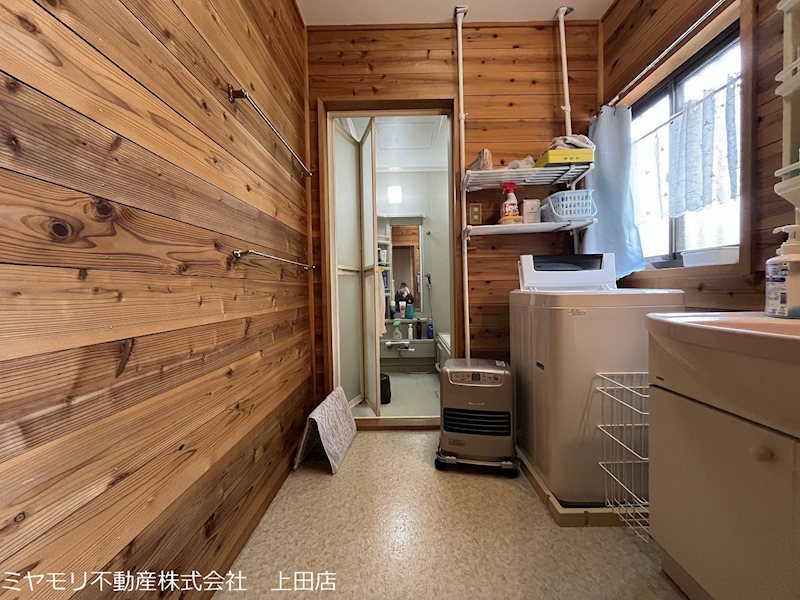 青木村沓掛　中古戸建 内観写真（洗面台・洗面所）