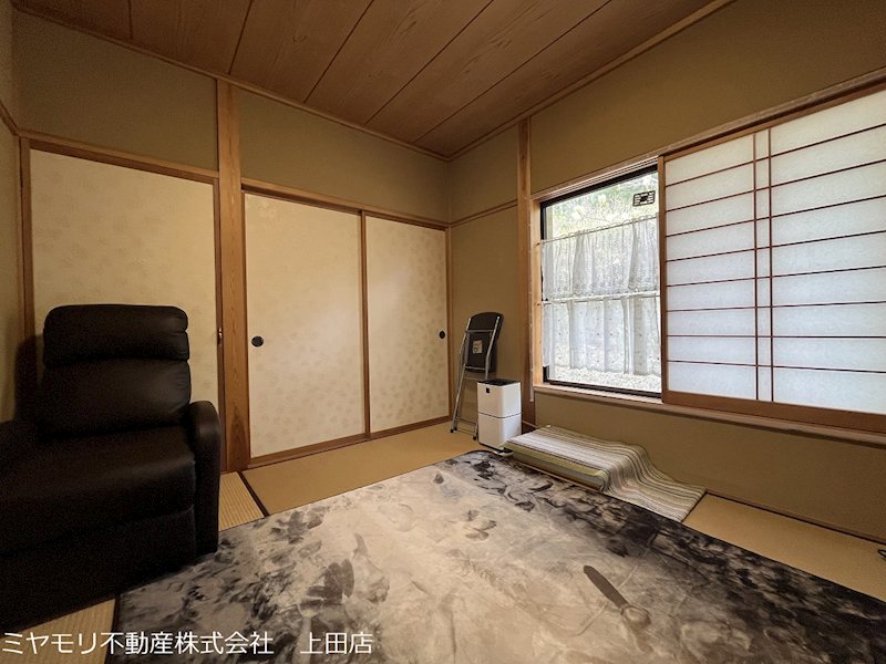 青木村沓掛　中古戸建 内観写真（リビング以外の居室）
