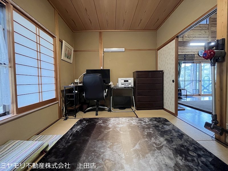 青木村沓掛　中古戸建 内観写真（リビング以外の居室）