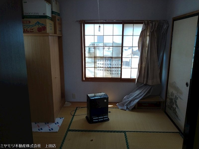 【商談中】　上田市中丸子　中古戸建 内観写真（リビング以外の居室）