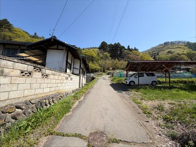 佐久市内山　土地 現地写真（前面道路含む現地写真）