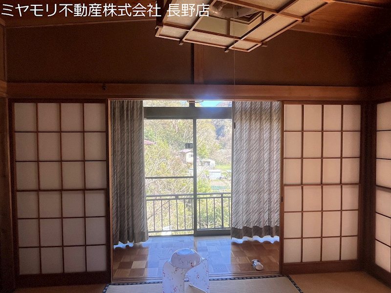 長野県長野市茂菅 内観写真（リビング）
