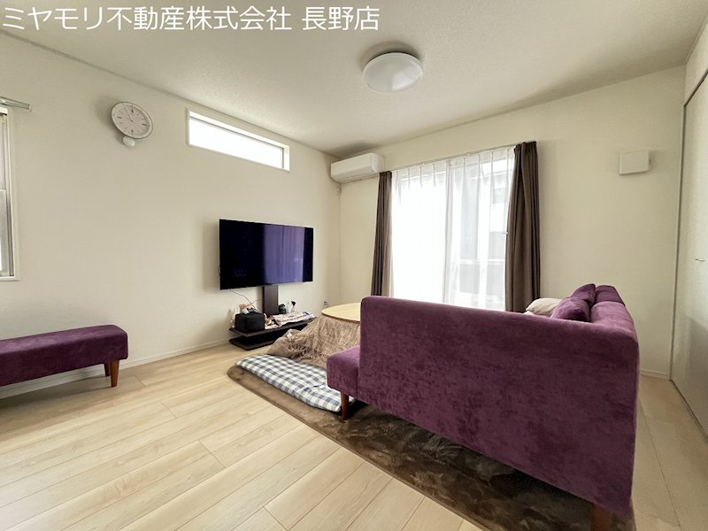 長野県長野市青木島１丁目 内観写真（リビング）