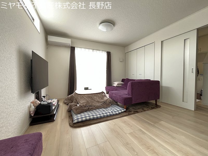 長野県長野市青木島１丁目 内観写真（リビング）