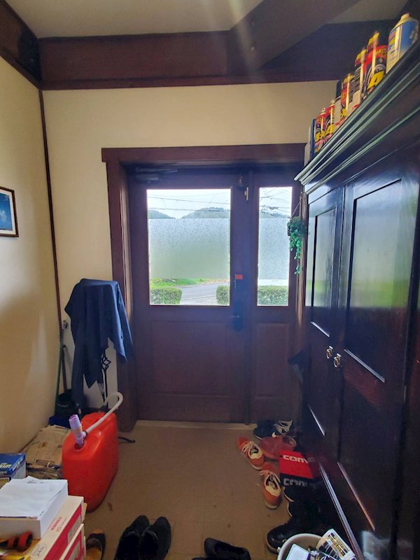 佐久市志賀　中古戸建 現地写真（玄関）