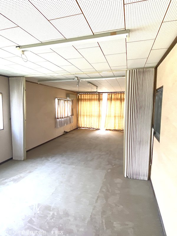 上田市諏訪形　中古戸建 内観写真（リビング以外の居室）
