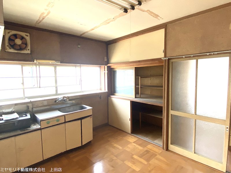 上田市諏訪形　中古戸建 内観写真（キッチン）