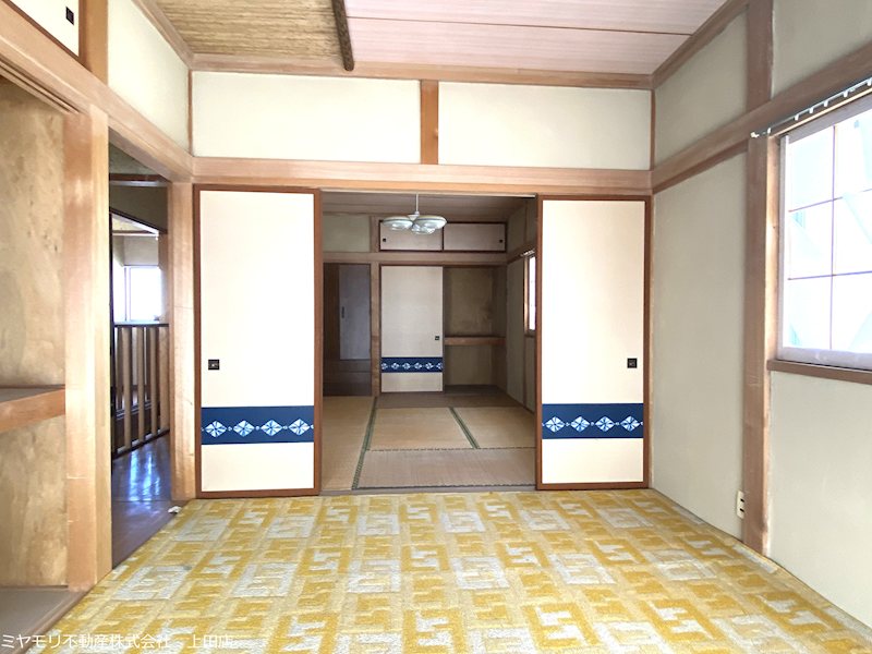 上田市諏訪形　中古戸建 内観写真（リビング以外の居室）