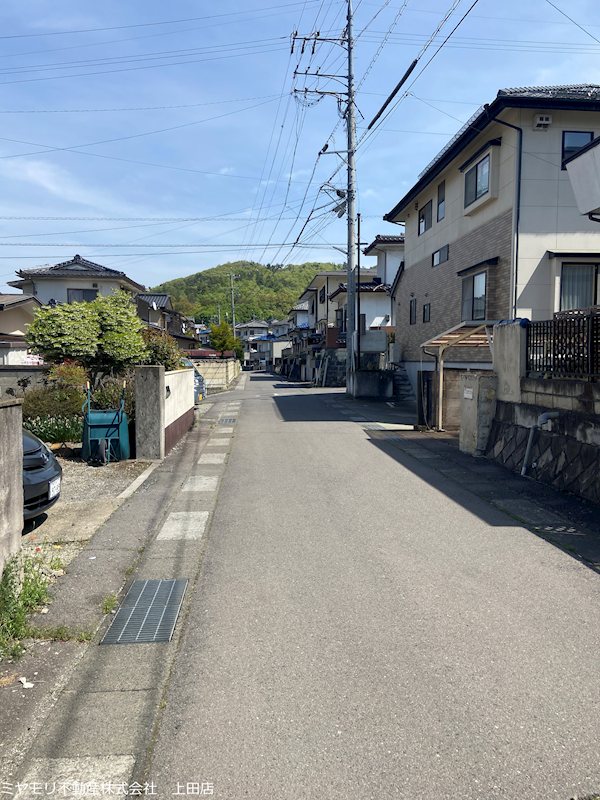 上田市諏訪形　中古戸建 現地写真（前面道路含む現地写真）