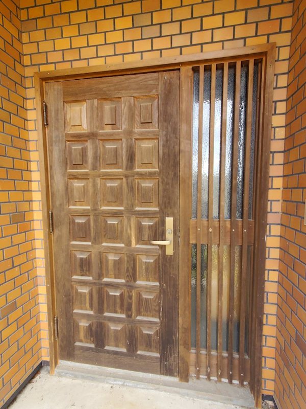 佐久市根岸　中古戸建 現地写真（玄関）