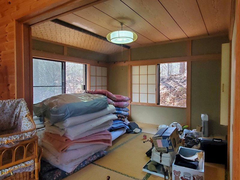 佐久市根岸　中古戸建 内観写真（リビング以外の居室）