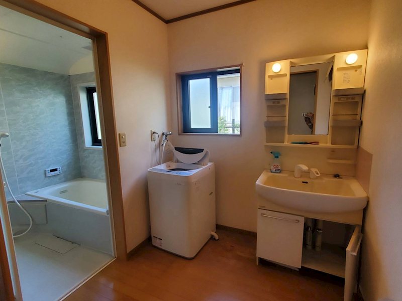 御代田町御代田　中古戸建 内観写真（洗面台・洗面所）