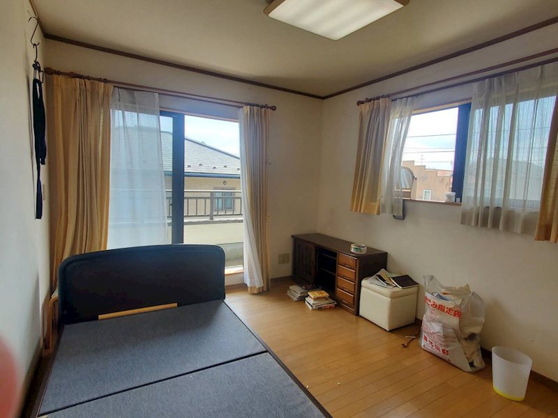 御代田町御代田　中古戸建 内観写真（リビング以外の居室）