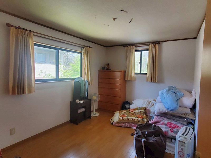 御代田町御代田　中古戸建 内観写真（リビング以外の居室）