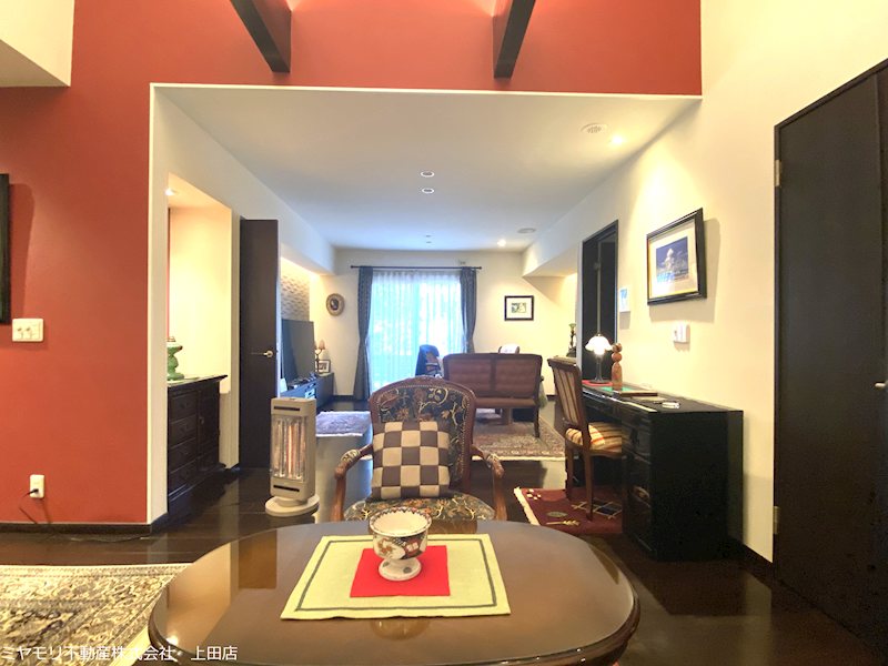 上田市上田　中古戸建 内観写真（リビング）