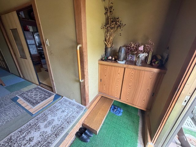 佐久市野沢　中古戸建 現地写真（玄関）