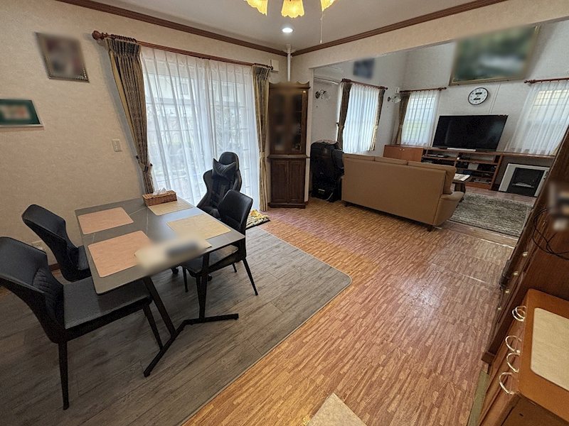 軽井沢町軽井沢東　中古戸建 内観写真（リビング）
