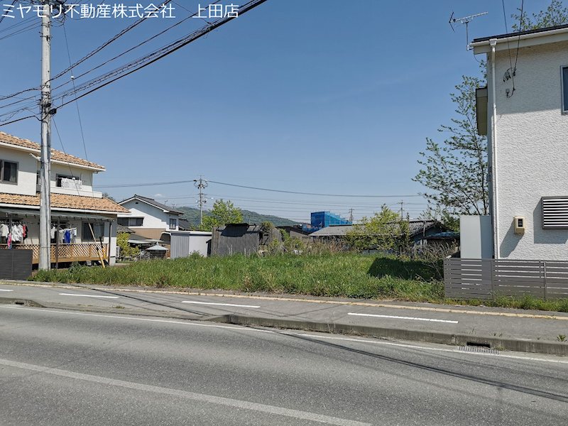 上田市中野　土地 現地写真（前面道路含む現地写真）