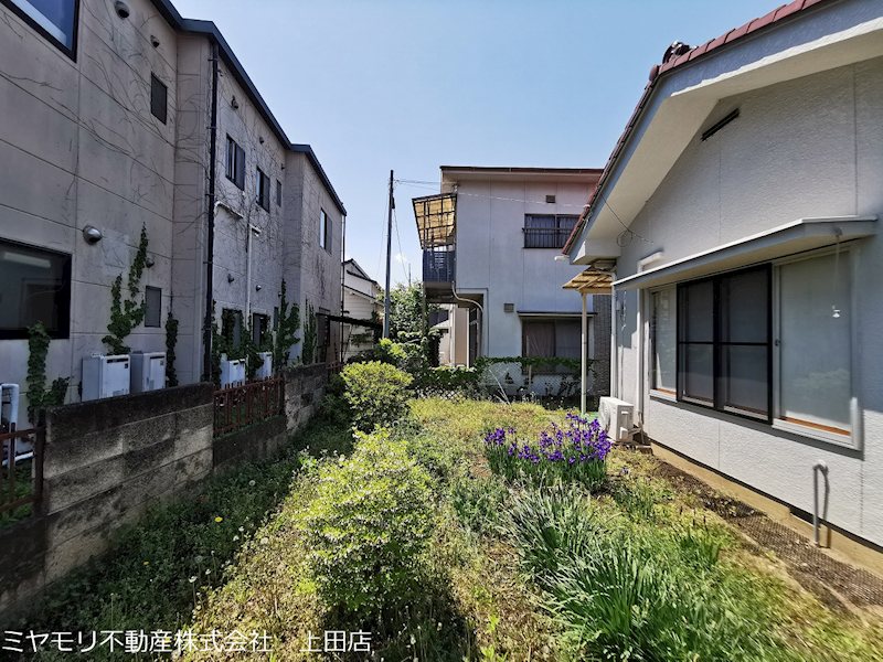 上田市常磐城6丁目　中古戸建 現地写真（庭）