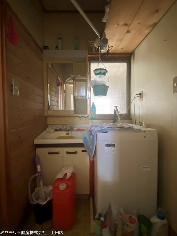 東御市滋野乙　中古戸建 内観写真（洗面台・洗面所）