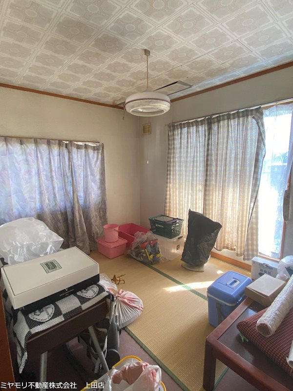 東御市滋野乙　中古戸建 内観写真（リビング以外の居室）
