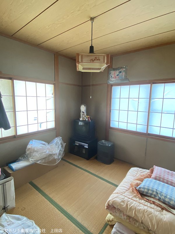 東御市滋野乙　中古戸建 内観写真（リビング以外の居室）