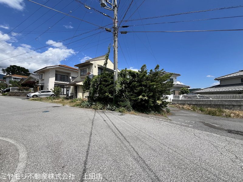 東御市滋野乙　中古戸建 現地写真（前面道路含む現地写真）
