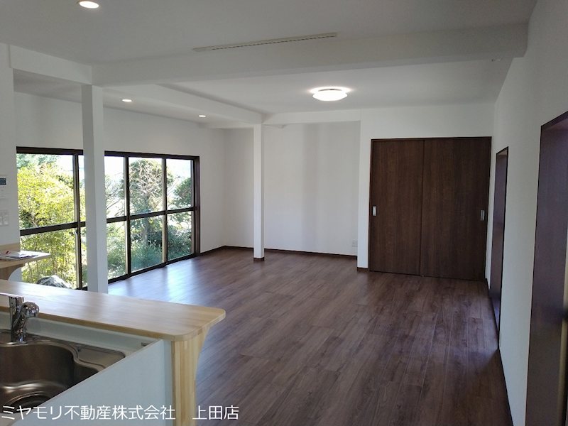 東御市滋野　中古戸建 内観写真（リビング）