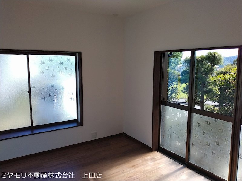 東御市滋野　中古戸建 内観写真（リビング以外の居室）