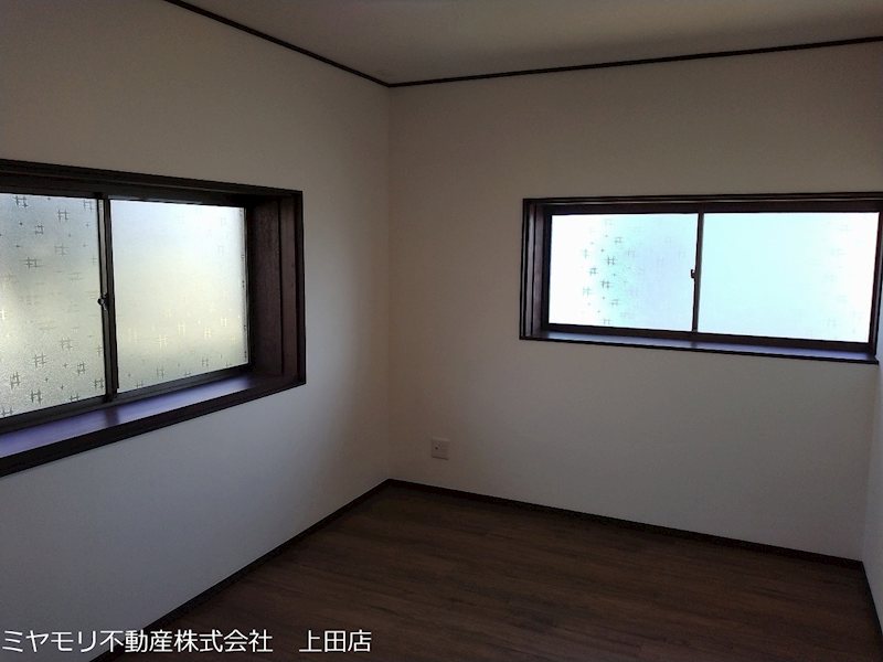 東御市滋野　中古戸建 内観写真（リビング以外の居室）