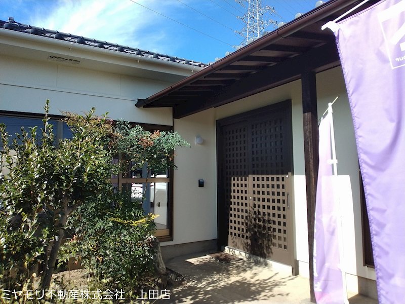 東御市滋野　中古戸建 現地写真（玄関）