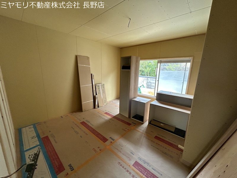 中野市更科　中古戸建 内観写真（リビング以外の居室）