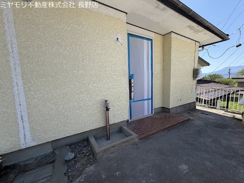 中野市更科　中古戸建 現地写真（玄関）