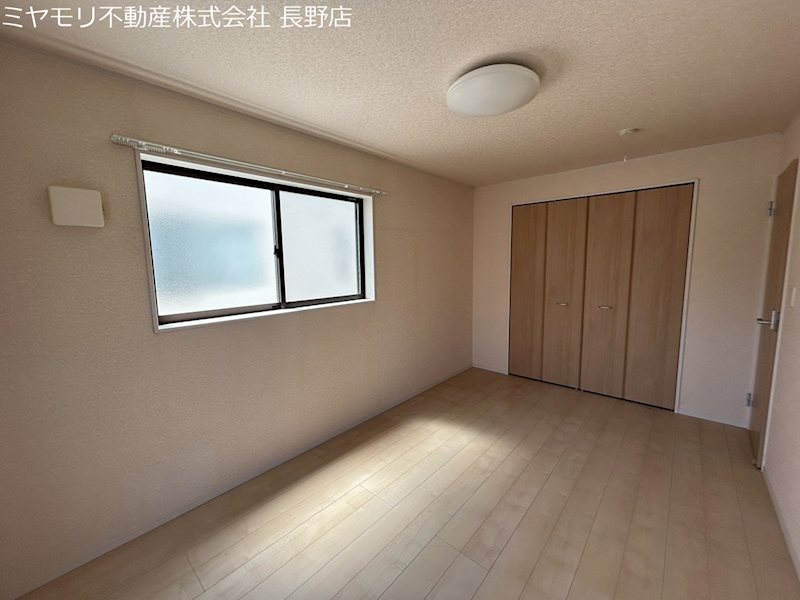 長野県須坂市臥竜６丁目3-8-1 内観写真（リビング以外の居室）