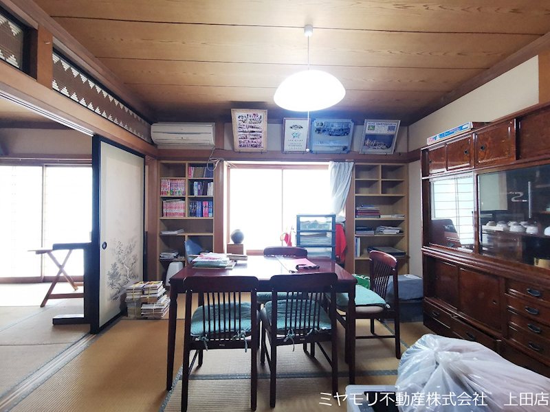 上田市下之郷　中古戸建 内観写真（リビング）