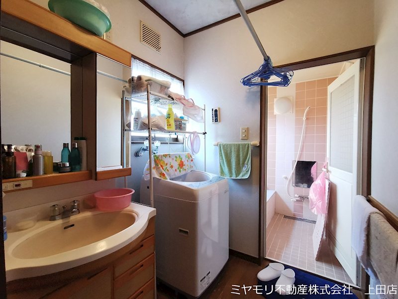 上田市下之郷　中古戸建 内観写真（洗面台・洗面所）