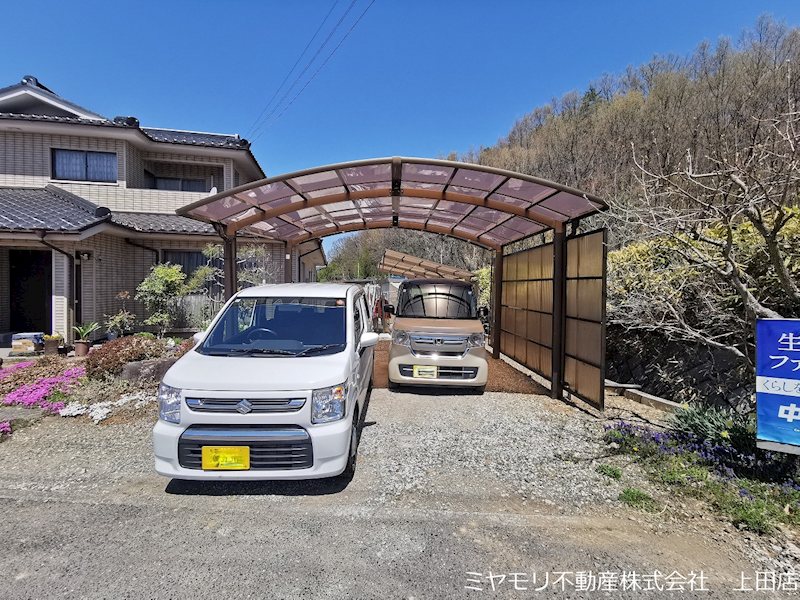 上田市下之郷　中古戸建 現地写真（駐車場）