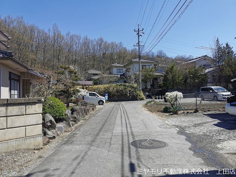 上田市下之郷　中古戸建 現地写真（前面道路含む現地写真）