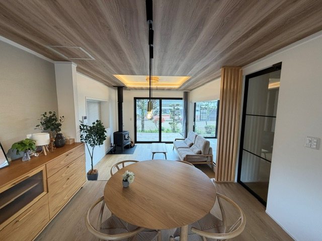 佐久市小田井　中古戸建 内観写真（リビング）