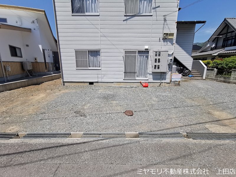 上田市住吉　収益物件 現地写真（駐車場）