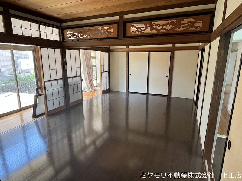 坂城町坂城　中古戸建 内観写真（リビング）