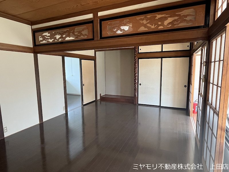 坂城町坂城　中古戸建 内観写真（リビング）